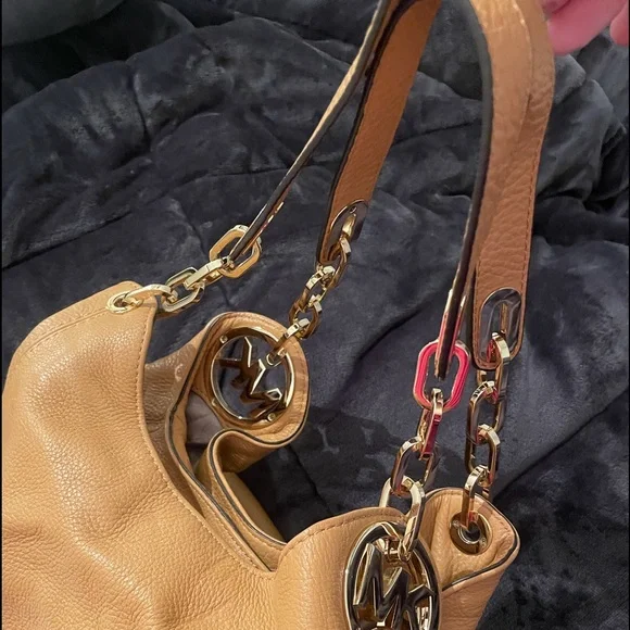 Brand new, never used authentic Michael Kors pocketbook. - Picture 3 of 5